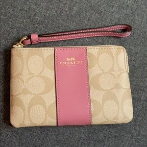 NEVER USED coach wristlet